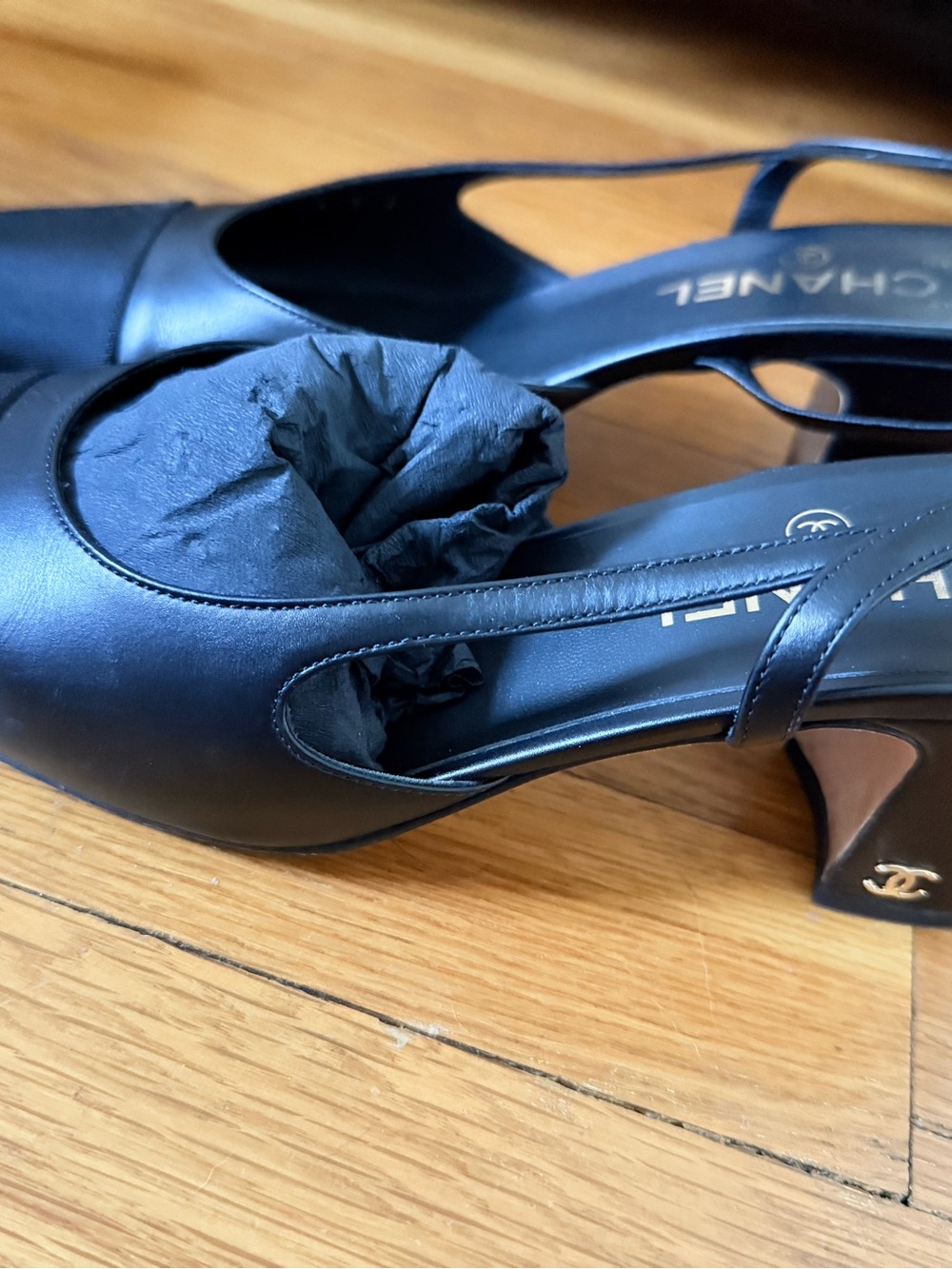 CHANEL Black Slingback Pumps - Leather and grosgrain toe size 39 - Picture 4 of 7